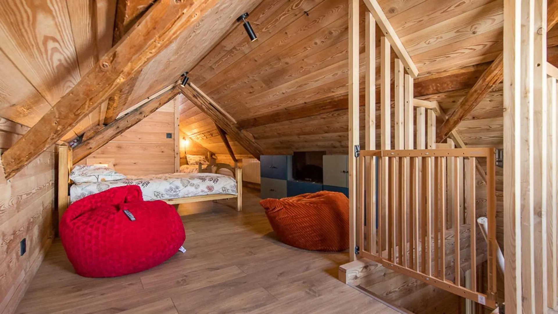 Chalet Albiez-Montrond, 5 pièces, 8 personnes - FR-1-618-18